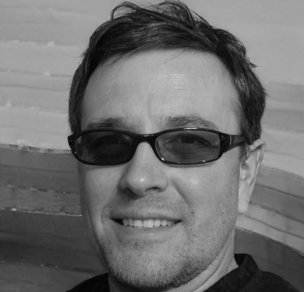 Retrato profesional de Javier Elorduy